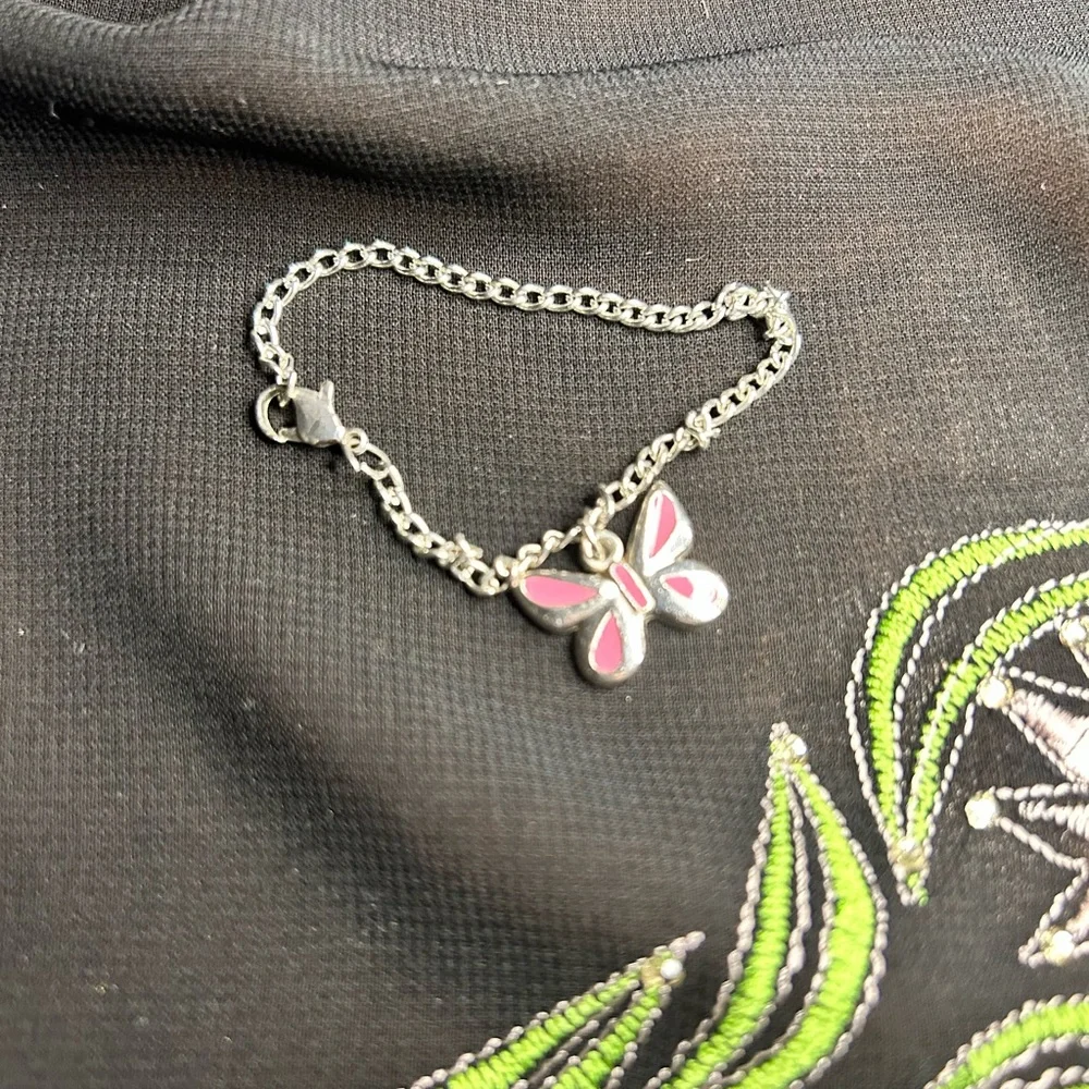 Cute unbranded Kids Silver Tone Metal Butterfly charm Bracelet.